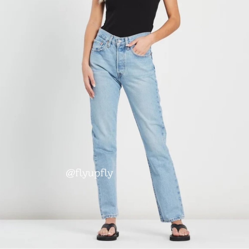 NWT Levi’s 501 Straight Cropped Jeans in Light Wash - Picture 3 of 13